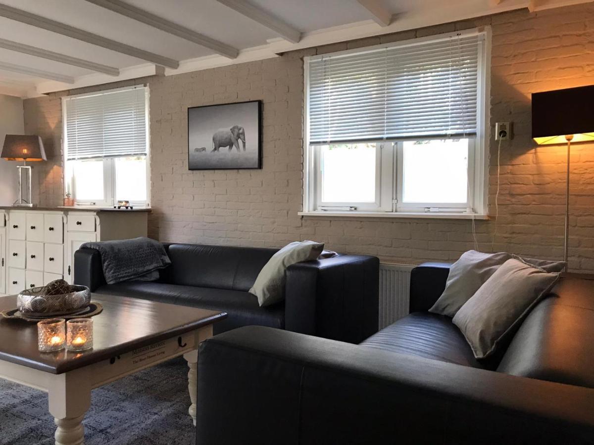 Omheind Chalet Met Prive Hottub. Op De Veluwe Villa Voorthuizen Esterno foto