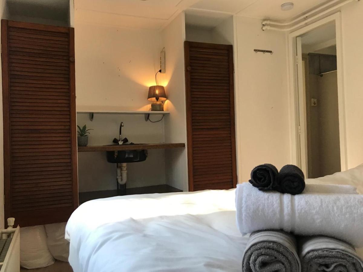 Omheind Chalet Met Prive Hottub. Op De Veluwe Villa Voorthuizen Esterno foto